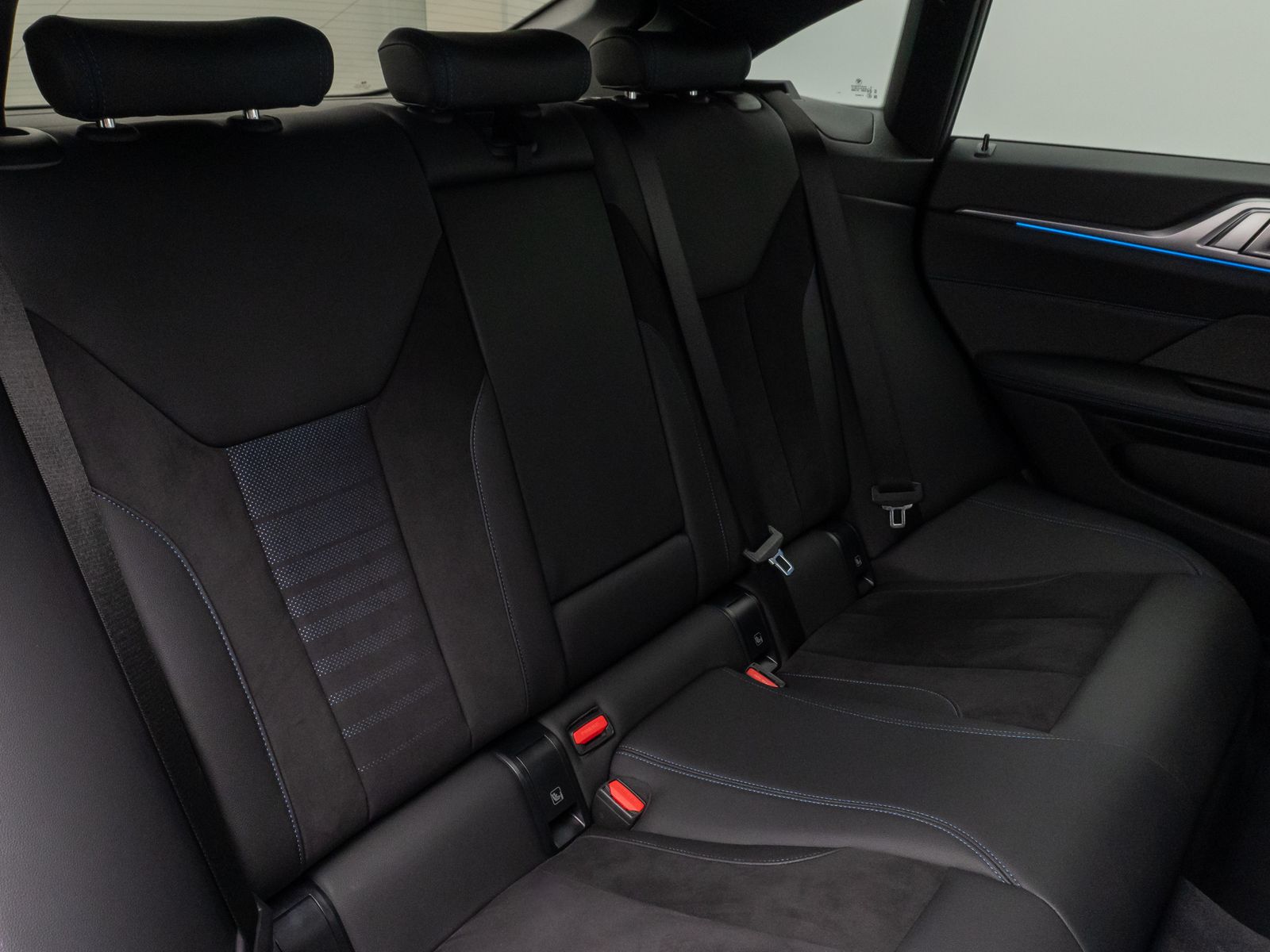 Fahrzeugabbildung BMW i4 eD40 Gran Coupé M Sport Kamera HUD DAB H/K