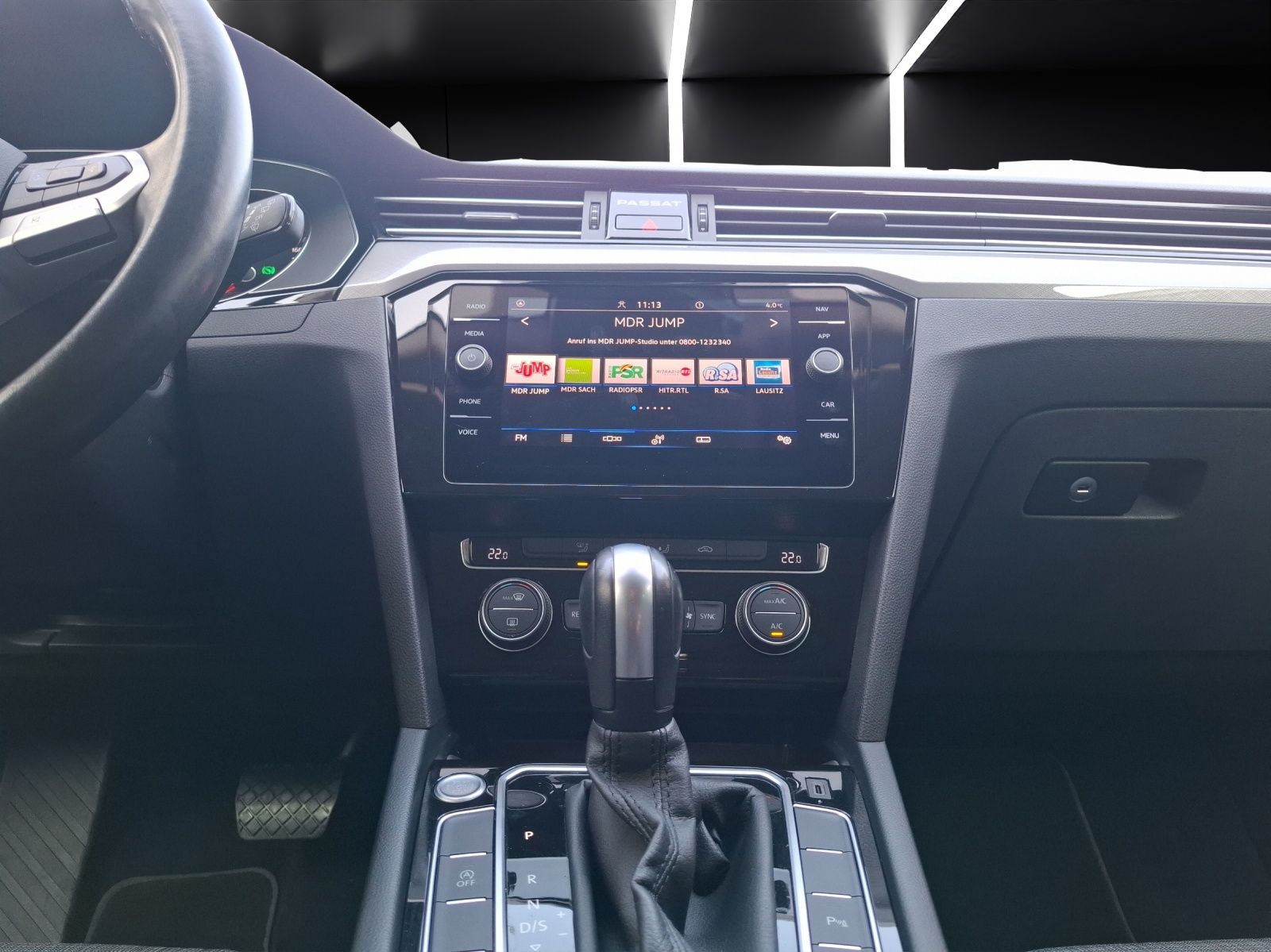 Fahrzeugabbildung Volkswagen Passat Variant TSI DSG AHK LED Navi ACC PDC SH L