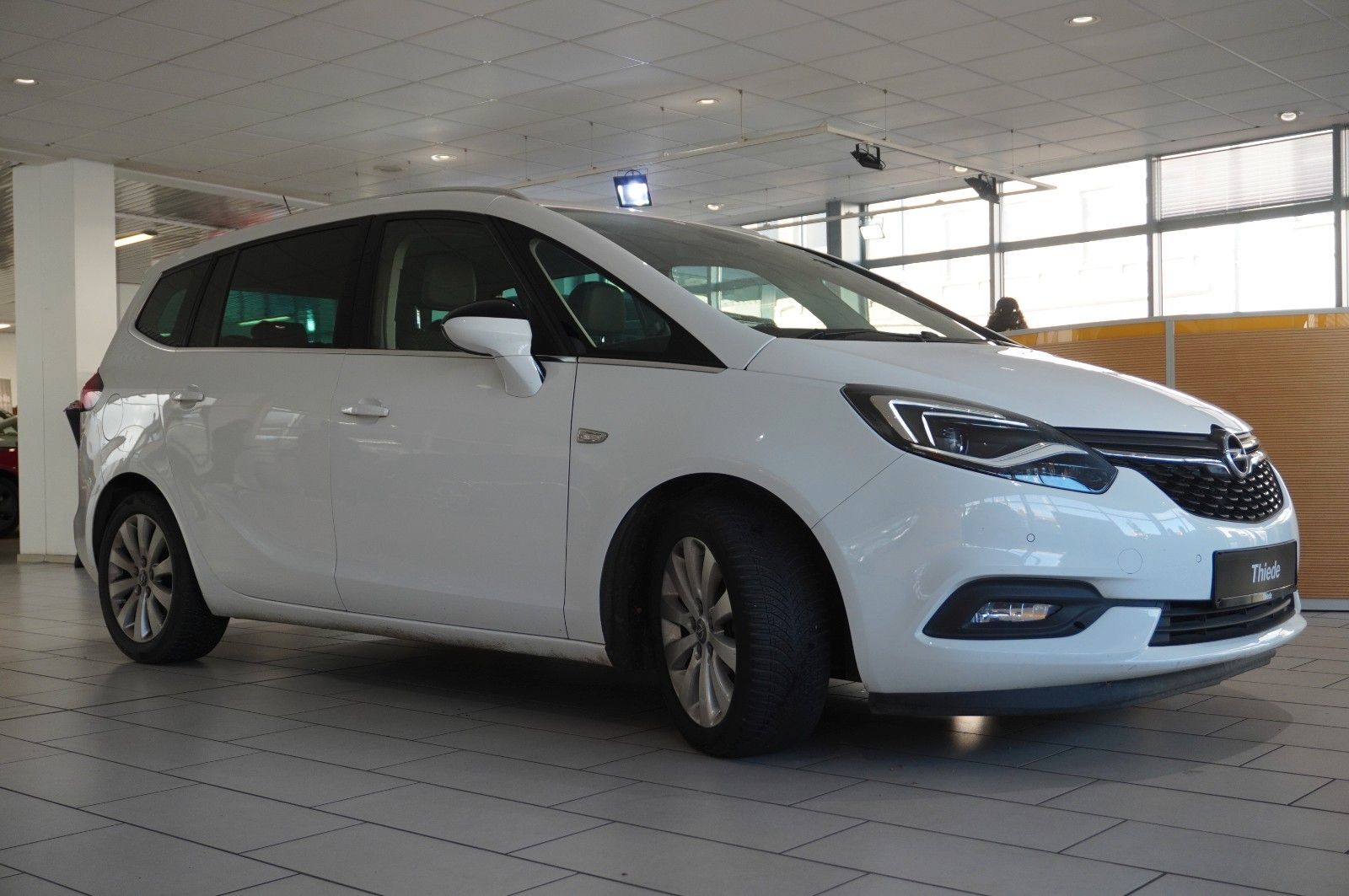 Fahrzeugabbildung Opel Zafira C 1.4T INNOV. 7-SITZ NAVI/LED/KAMERA/AHK