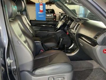 Toyota Land Cruiser - 12