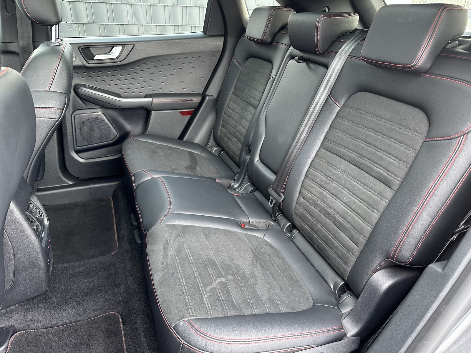 Fahrzeugabbildung Ford Kuga 2.5 Plug-In-Hybrid ST-Line X NAV+LED+PANO