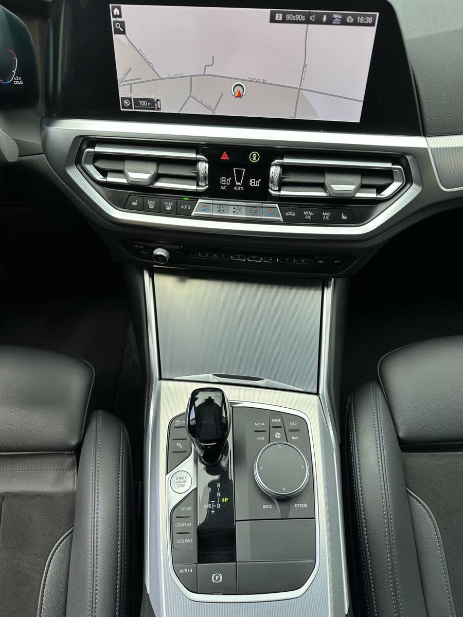 Fahrzeugabbildung BMW M340d Touring xDrive NAV+LASER+ACC+HEAD-UP+19ZO