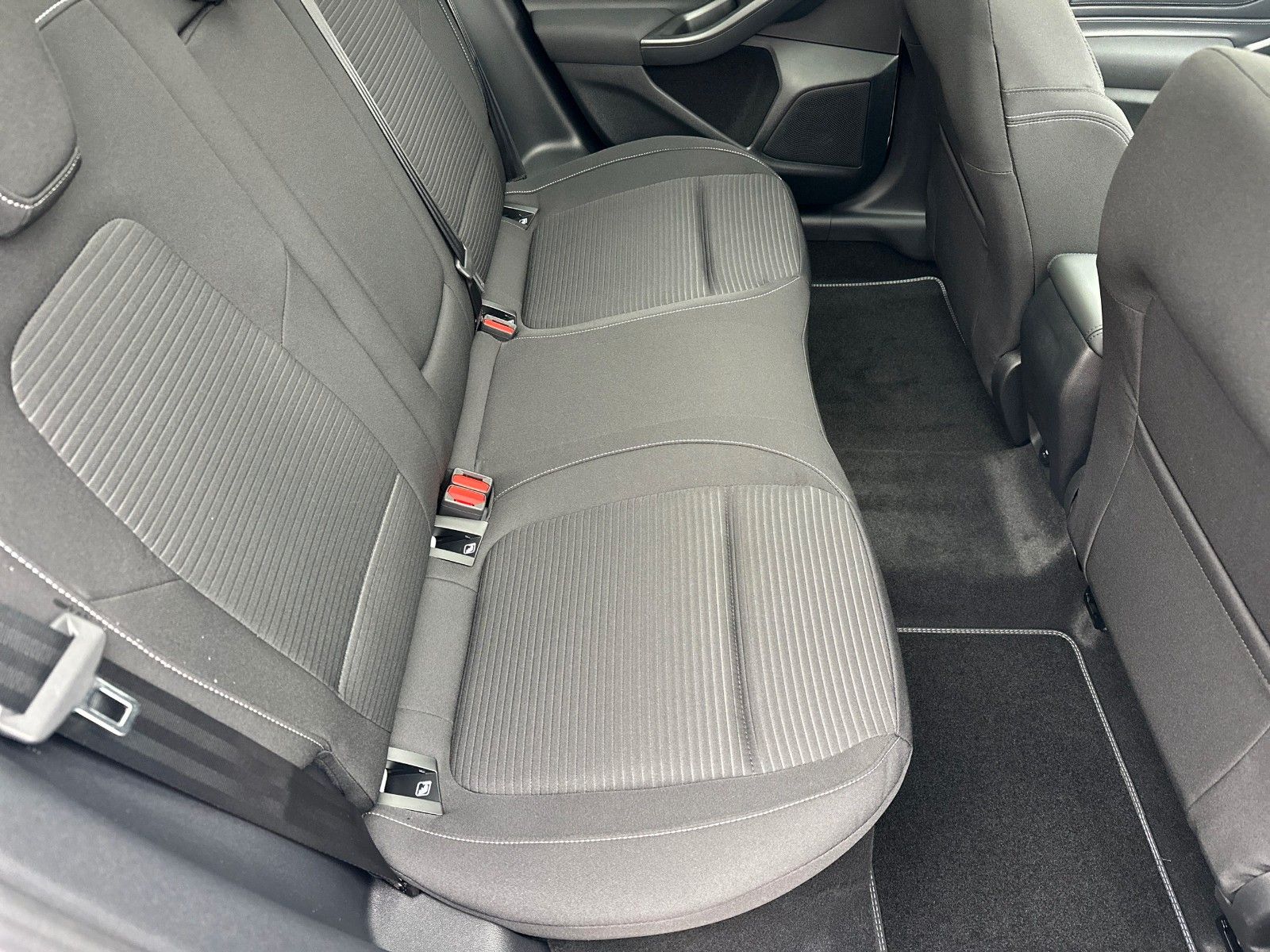 Fahrzeugabbildung Ford Focus Turnier Active X, FAHRASSISTENZPAKET, PANO
