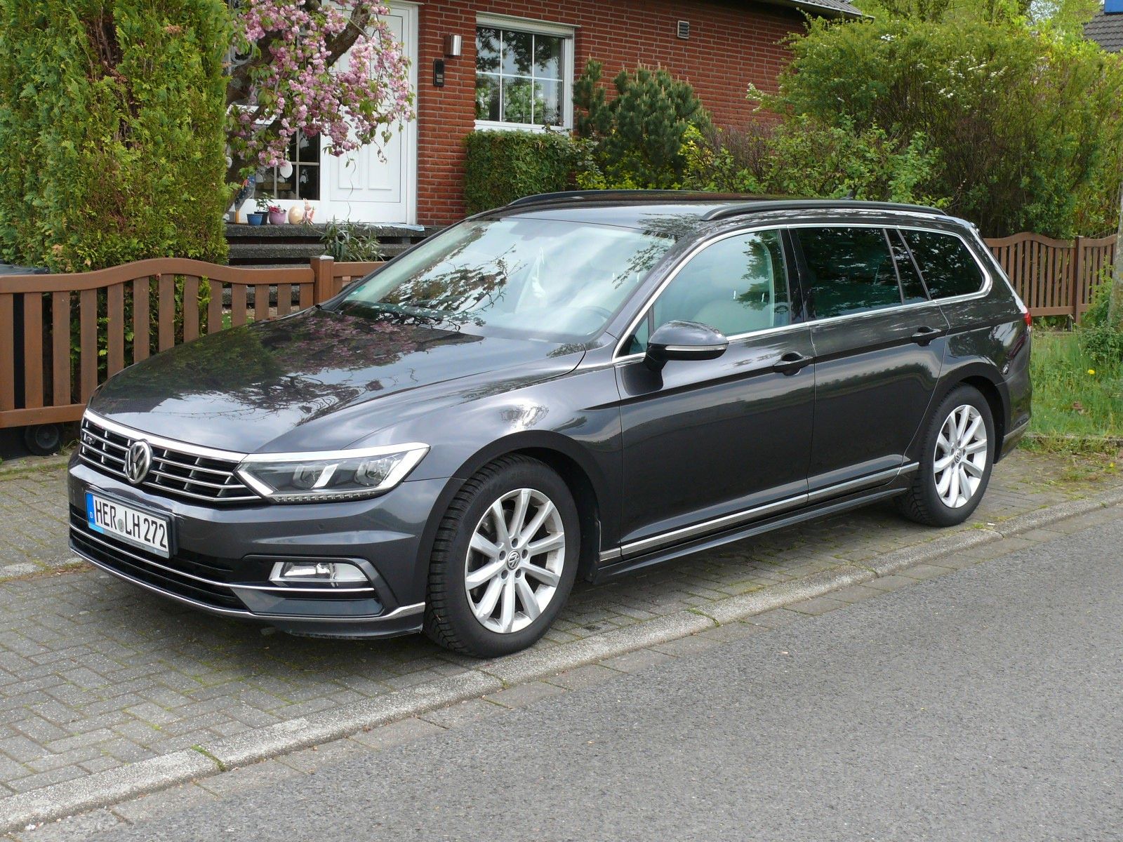 VW Passat 2.0 TDI 140kW R-Line Vollleder Headup ACC