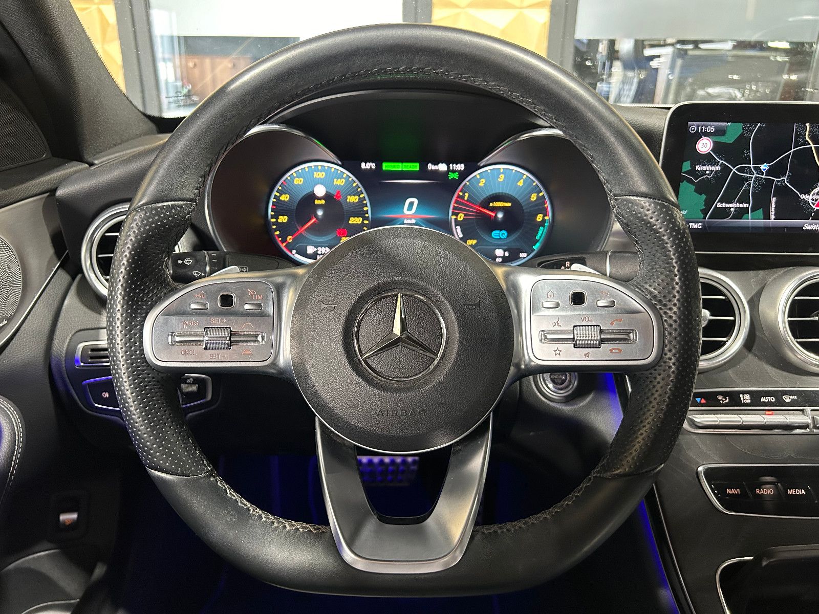 Fahrzeugabbildung Mercedes-Benz C 300 de/AMG/360°/PANO/APPLE/VIRTUAL/AMBIENTE/