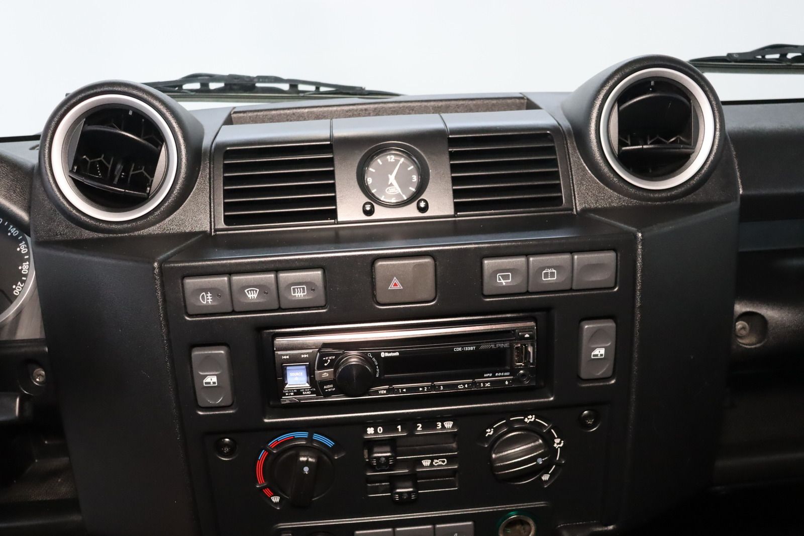 Fahrzeugabbildung Land Rover Defender 110 Station Wagon SE * AHK * Sitzhzg.