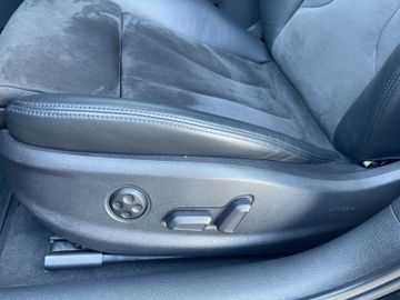 Fahrzeugabbildung Audi A3 Lim. 40 TFSI quattro sport NAVI RFK
