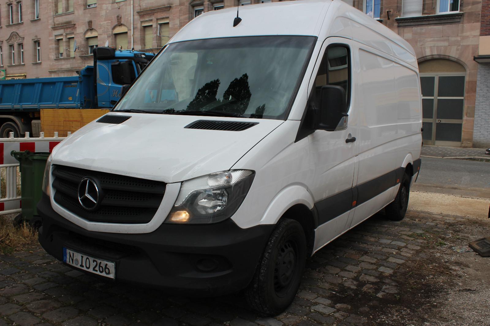 Mercedes-Benz Sprinter II Kasten 216 CDI Blue Tec Klima AHK