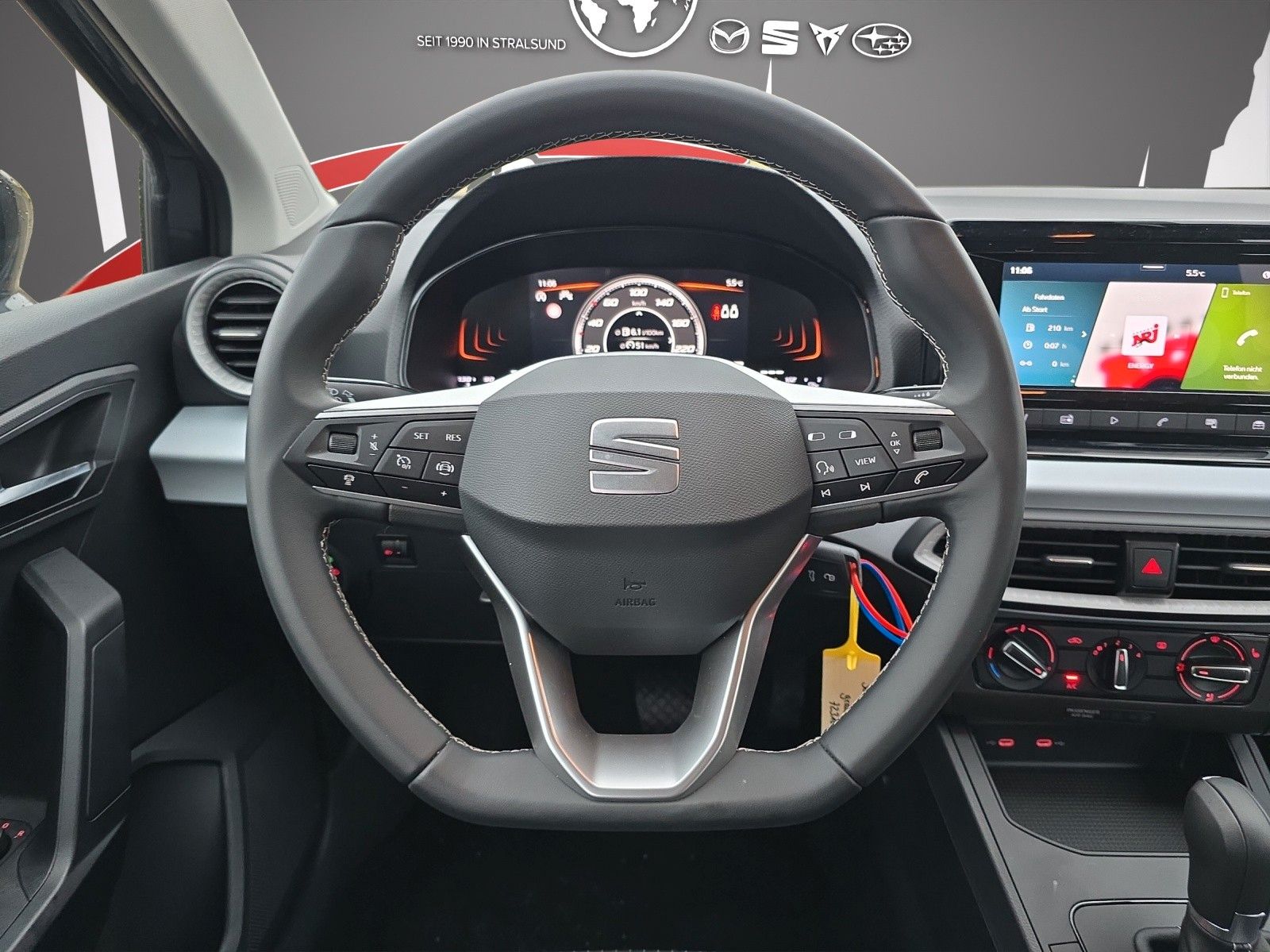 Fahrzeugabbildung SEAT Ibiza 1.0 TSI DSG LED/SHZ/RFK/PDC/APP