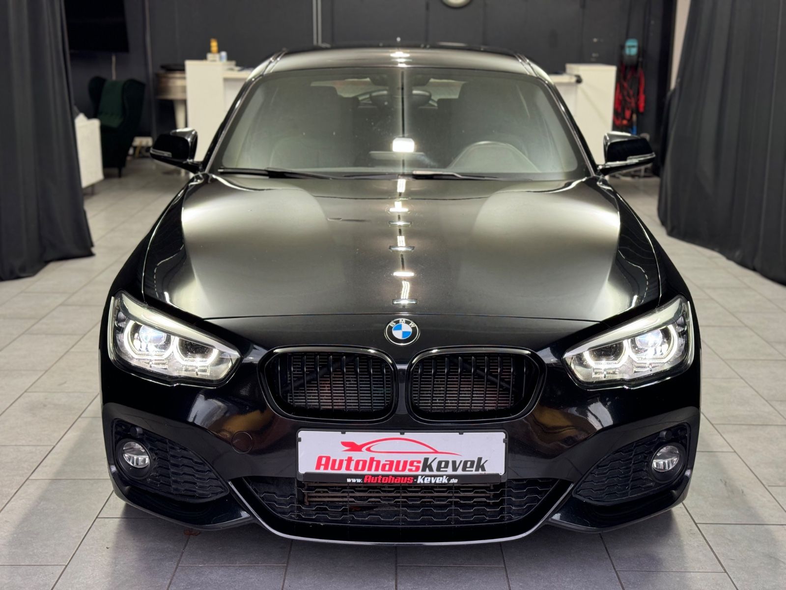 Fahrzeugabbildung BMW 120d Edition M SPORT SHADOW|AUTOMATIK|LEDER|PDC