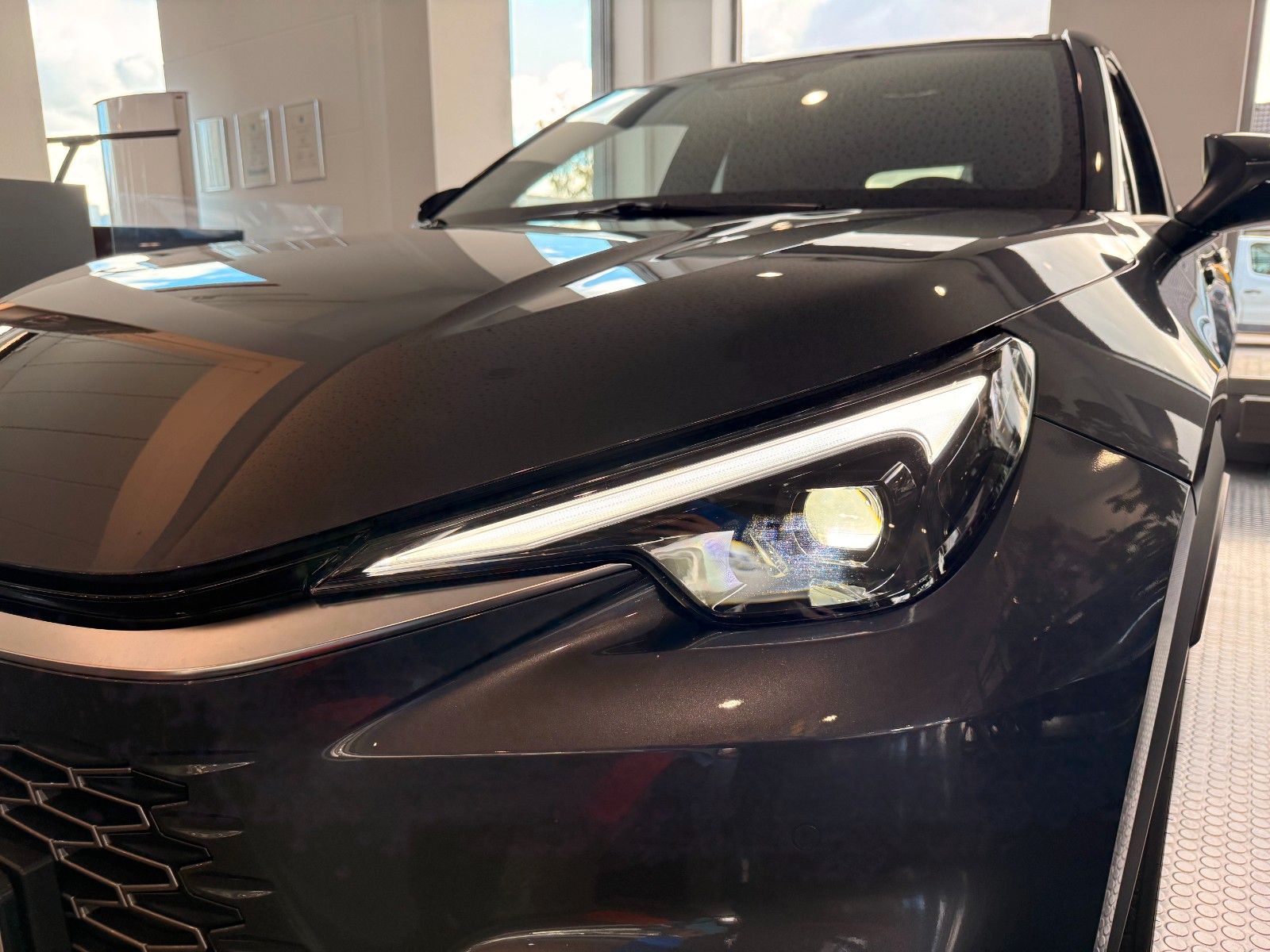 Lexus LBX Emotion Technologie-P*LED,elektr.Heckklappe imagem 2