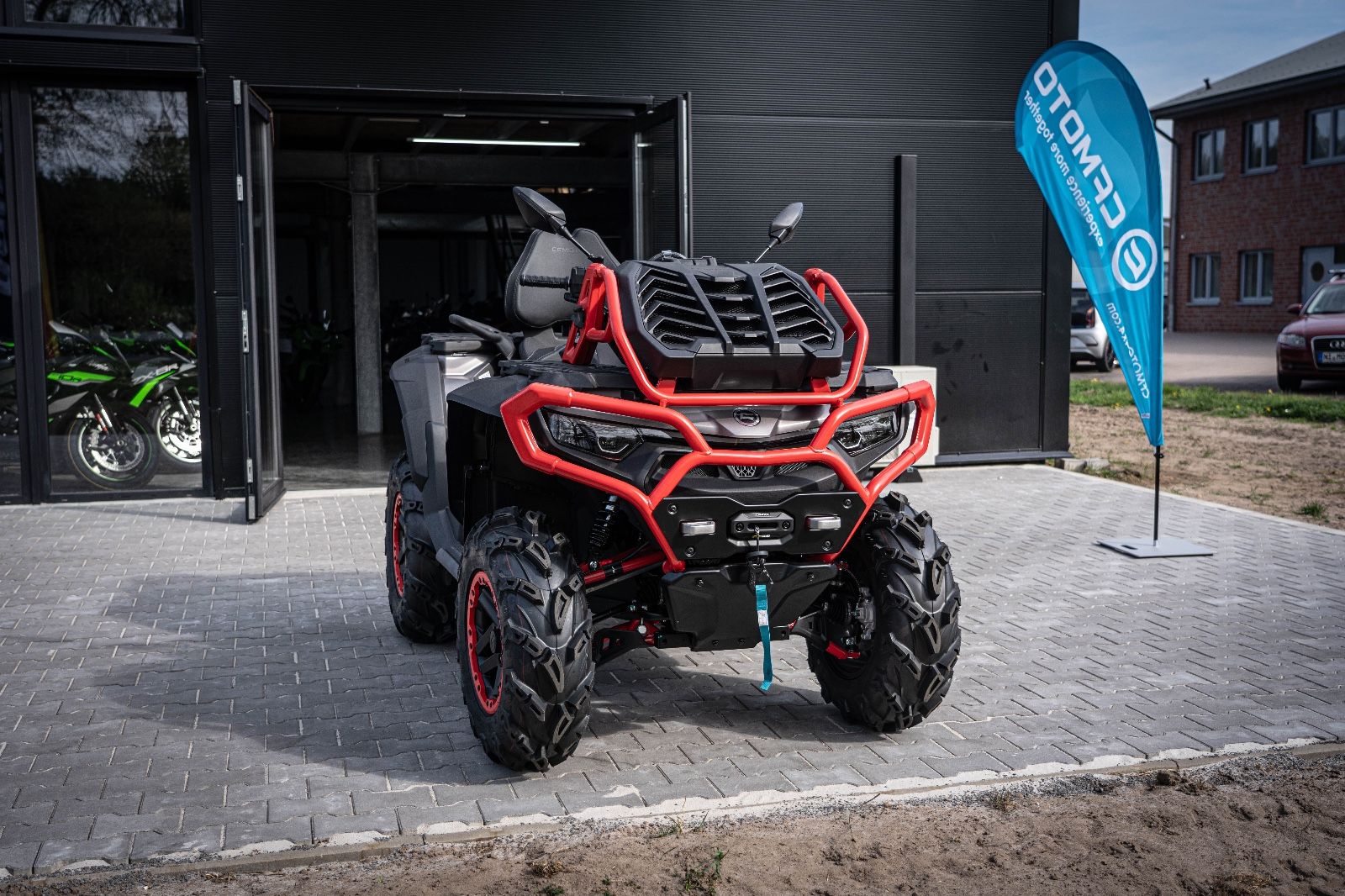 Fahrzeugabbildung CFMOTO CForce 1000 MV MUD Version Touring Pro