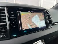 Skoda Karoq 1.5 TSI DSG Sportline PANO KAM AHK 4JGAR bei Autohaus Landmann & Maier OHG