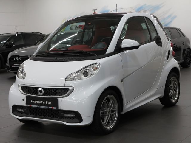 Smart ForTwo Coupe MHD AUT. SERVO/NAVI/SHZ/UNFALLFREI!