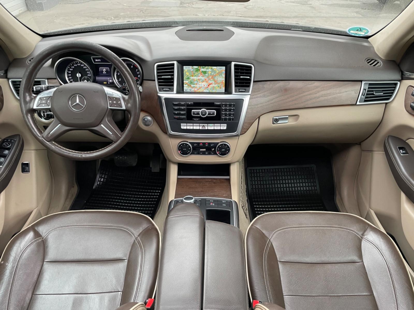 Mercedes-Benz ML 350 4Matic AMG /S-DACH/R-KAMERA/MEMORY/LEDER