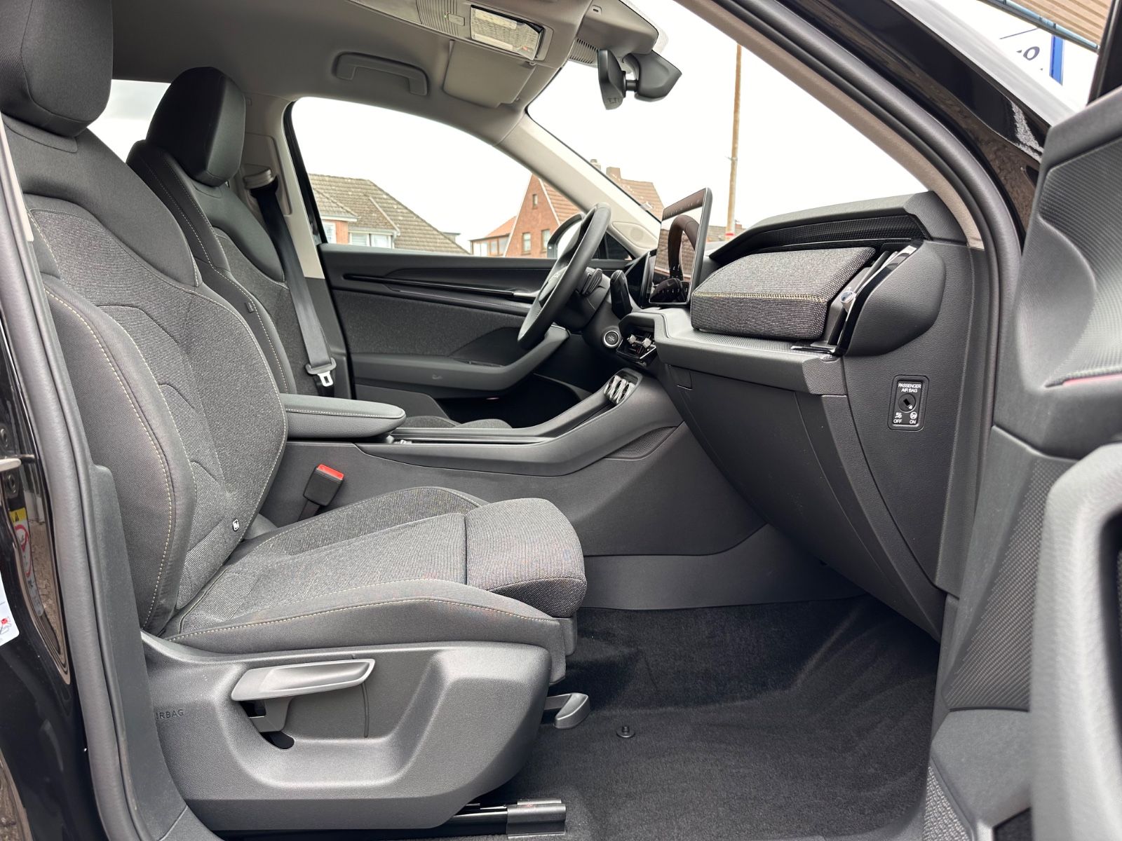 Fahrzeugabbildung SKODA Kodiaq 2.0 TDI 4x4 Selection AHK/7-Sitz/Navi/ACC