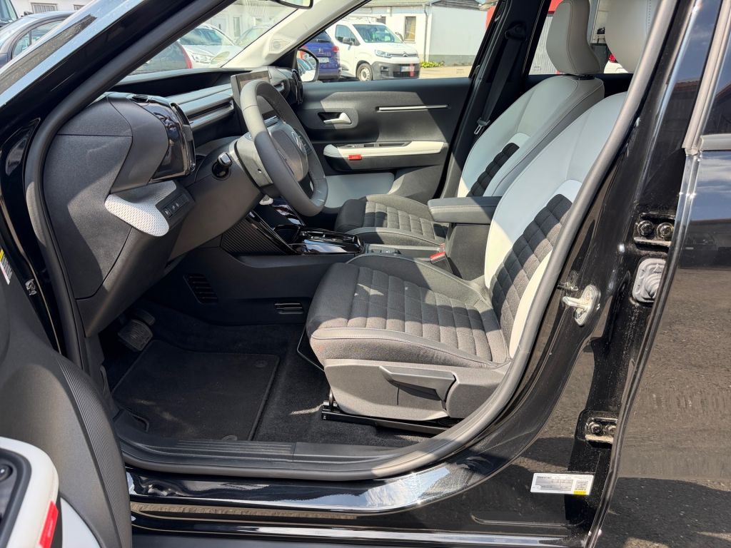 Fahrzeugabbildung Citroën e-C3 Aircross 113 Standard-Range MAX