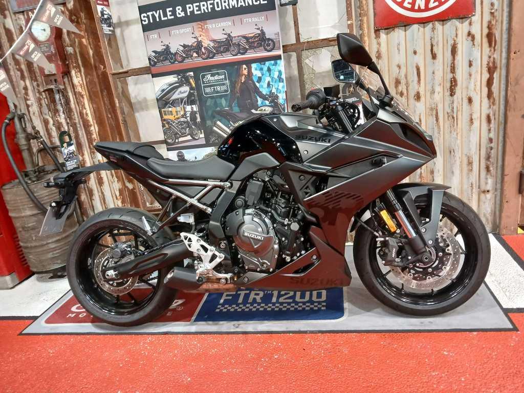 Suzuki GSX-8R DEMO 