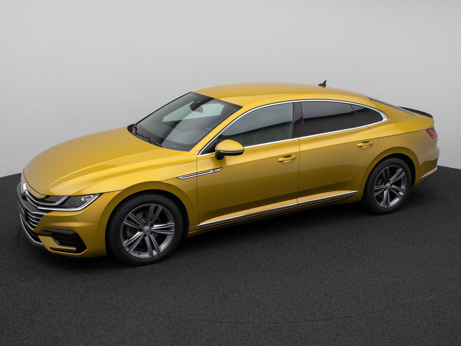 Fahrzeugabbildung Volkswagen Arteon R-Line Kamera Fernlichtassist ACC 8Fach
