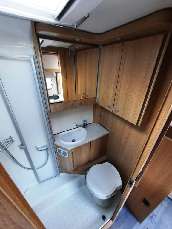 Fahrzeug Übersicht 19 Fahrzeugabbildung LMC Cruiser V 646 G beschädigt/HÄNDLER UND GEWERBE