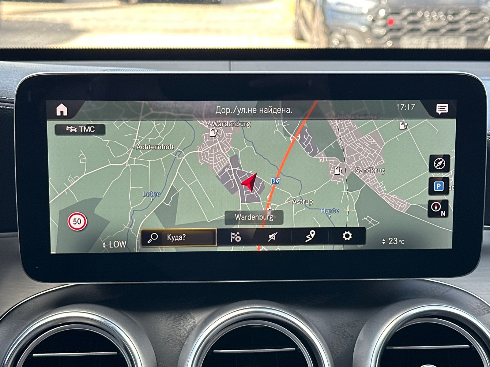 Fahrzeugabbildung Mercedes-Benz GLC 300de AMG-Line 4MATIC NAV+LED+AHK+KAM
