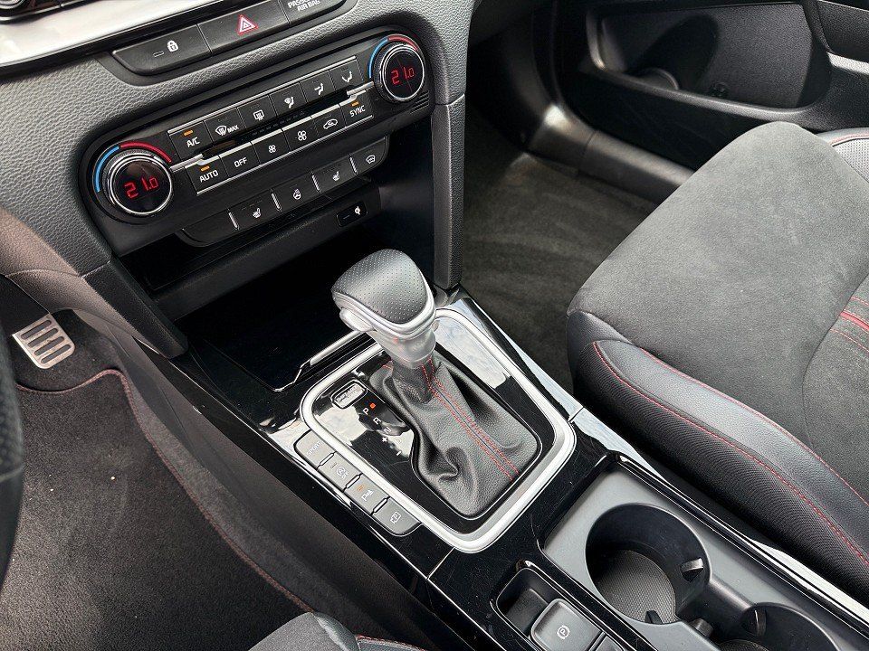Fahrzeugabbildung Kia PROCEED GT 1.6T 1HD GARANTIE-1/29 KOMF-P JBL+NAV