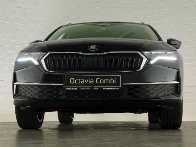 Octavia COMBI TOUR TSI+AHK+NAVI+SITZ-/LENKRADHEI
