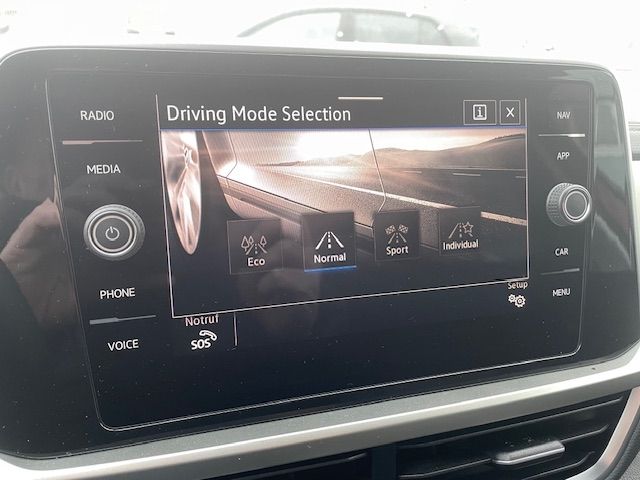 T-Roc Move 1.5 TSI Navi digitales Cockpit LED Ap