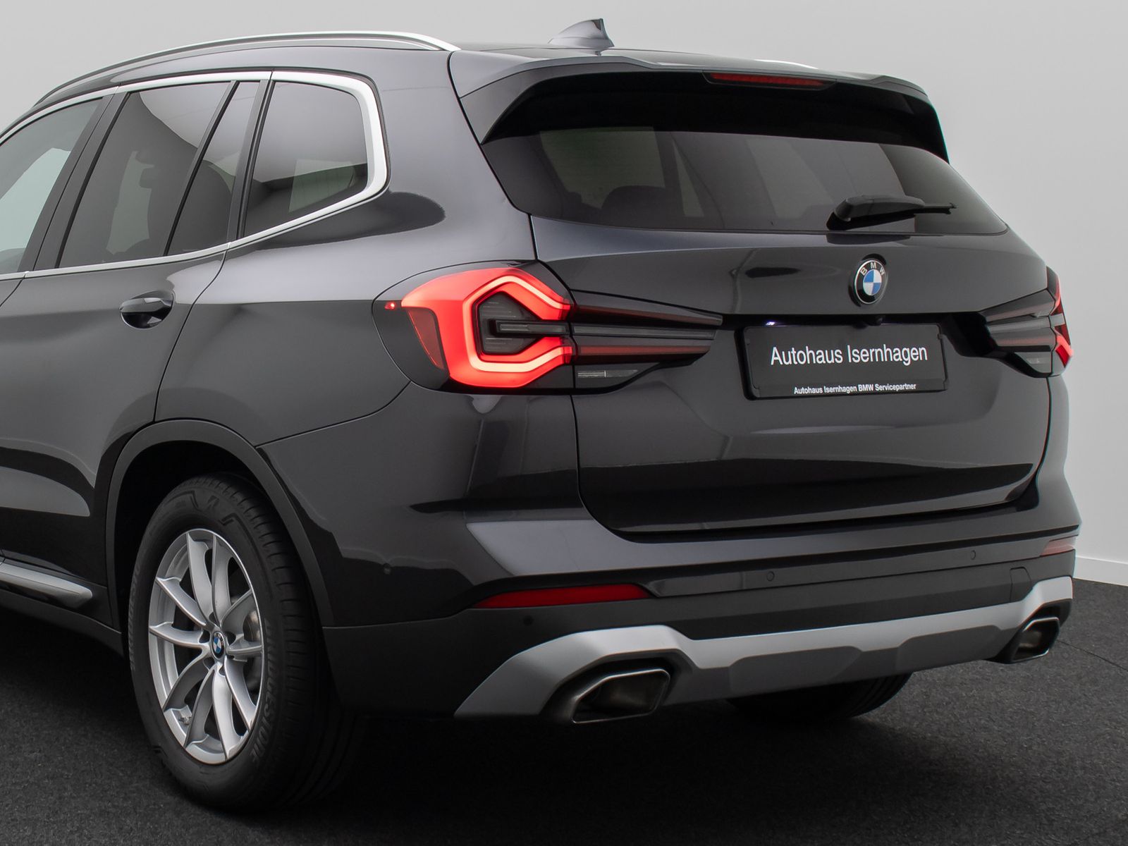 Fahrzeugabbildung BMW X3 xD30d Laser 360&deg; HUD DAB DisplKey Standhzng