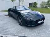 Jaguar F-Type P300 R-DYNAMIC BLACK R-DYNAMIC BLACK - Jaguar F-Type: R Dynamic Black