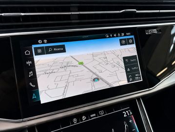 Audi Q8 - 6