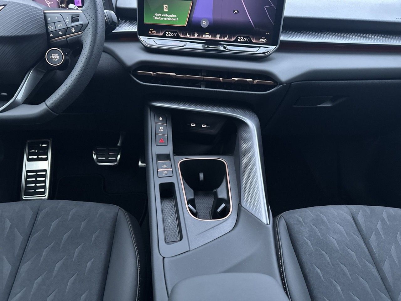 Fahrzeugabbildung CUPRA Terramar VZ 2.0 TSI 265 PS 4Drive - mit KI generiert/bearbeitet