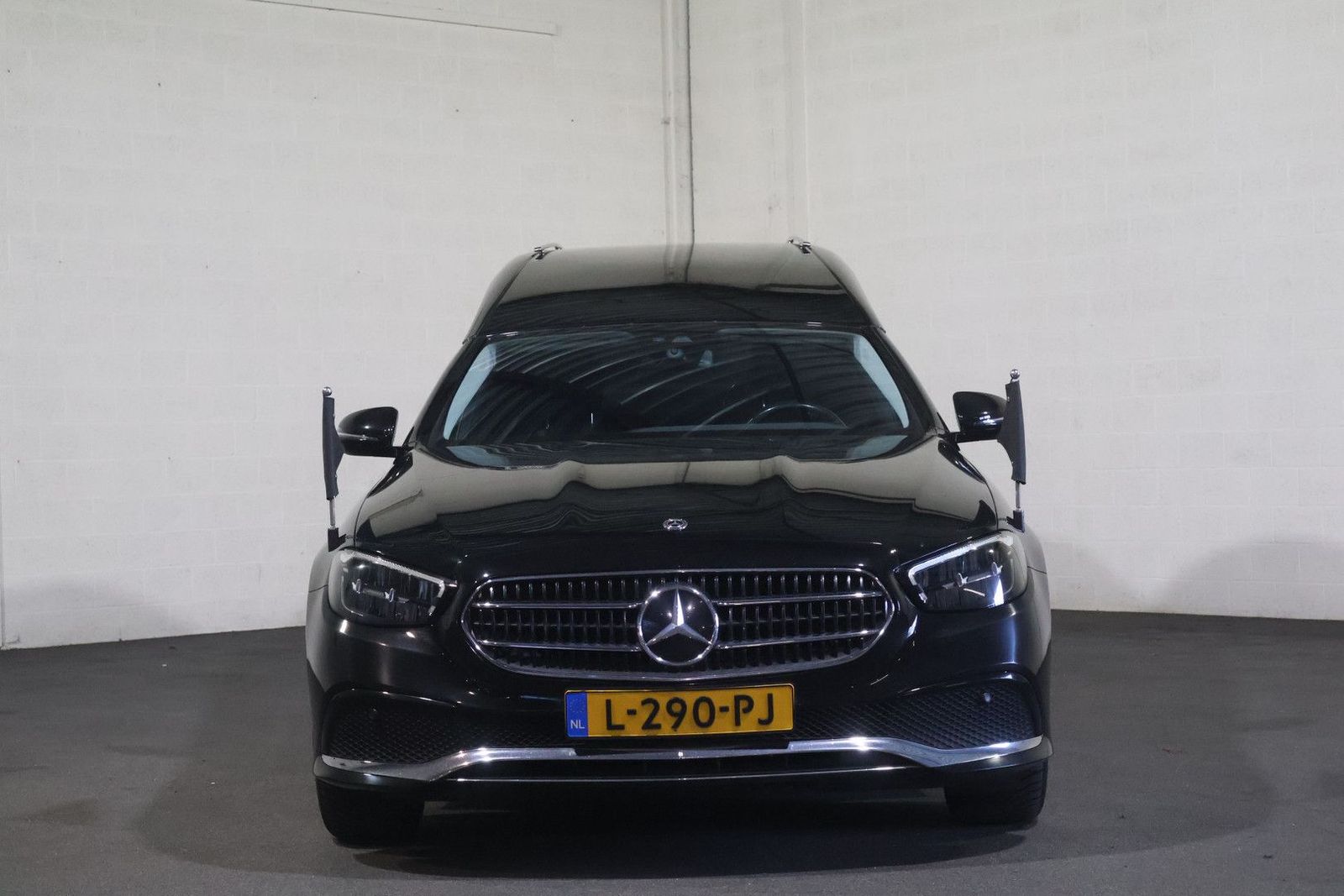 Mercedes-Benz E 200 T Bestattungswagen Leichenwagen imagem 2