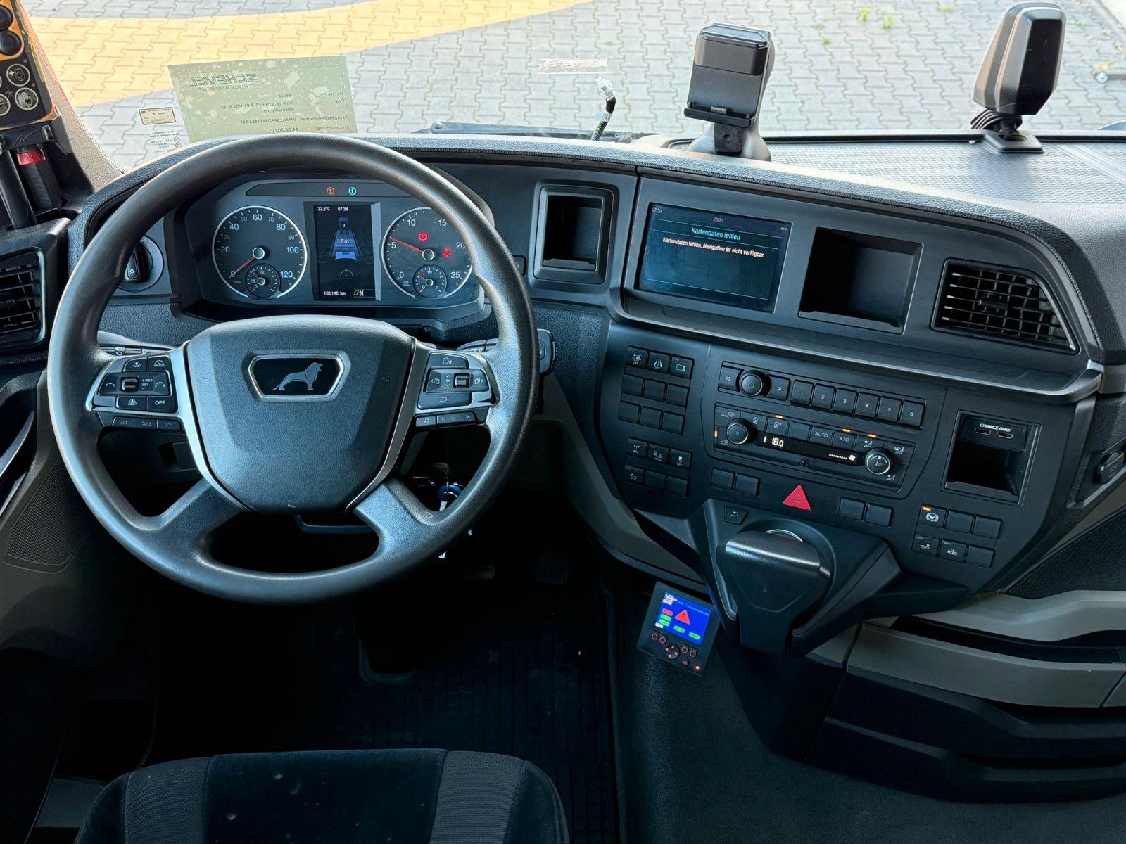 Fahrzeugabbildung MAN TGX 26.470 6x2-4 BL VDL P-18 Absetzkipper Funk.
