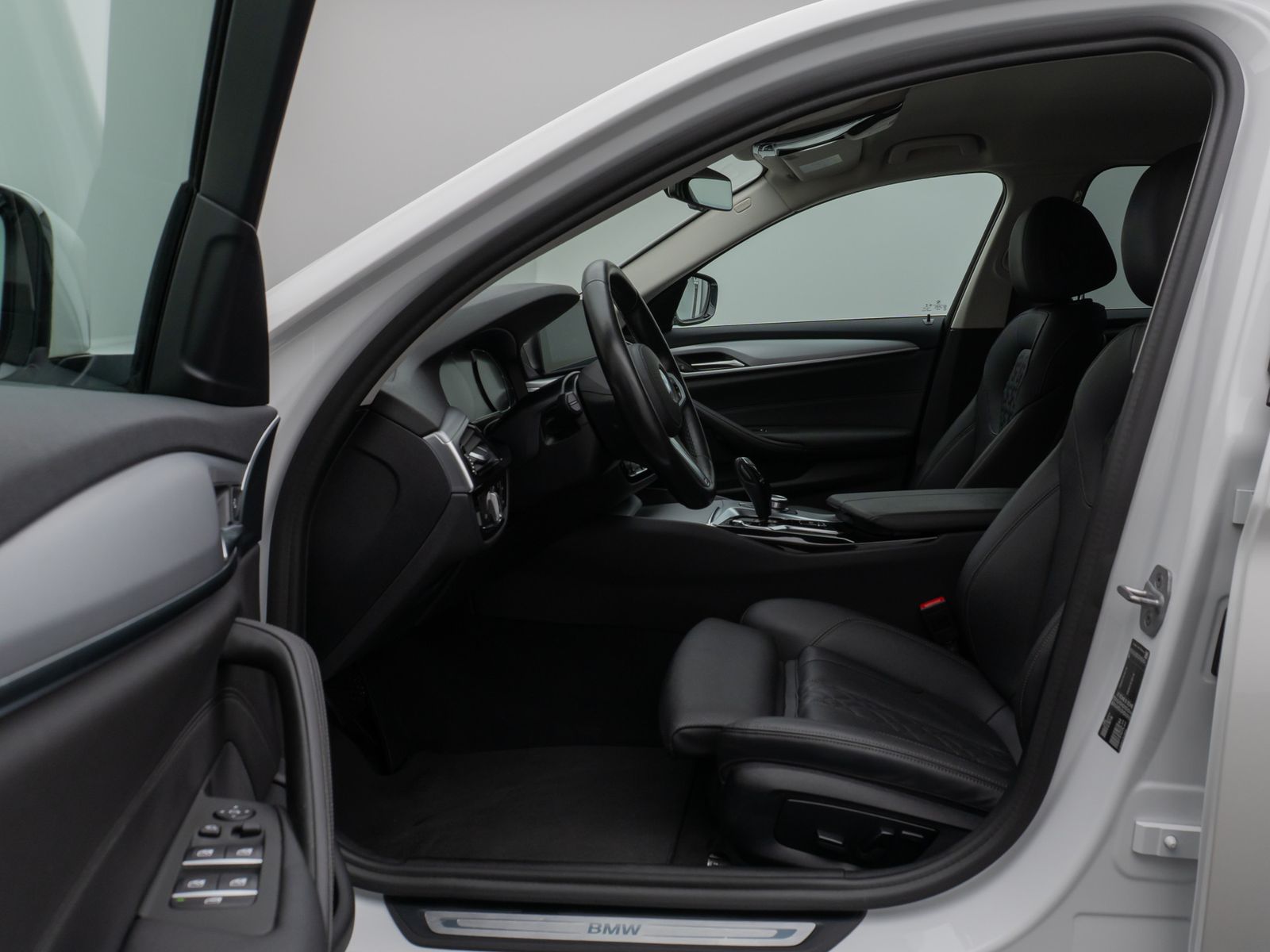 Fahrzeugabbildung BMW 520d Kamera DAB CockPitPlus Alarm Sport LED