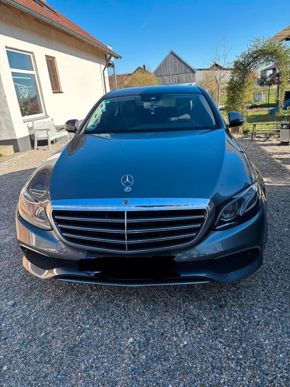 Image of Mercedes-Benz E 220