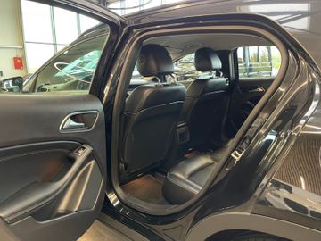 Mercedes-Benz GLA 180 *Kamera*PDC*Navi*Klima*Tempomat*