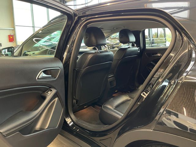 Mercedes-Benz GLA 180 *Kamera*PDC*Navi*Klima*Tempomat*