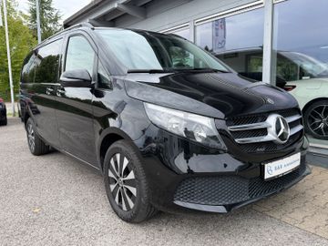 Mercedes V 220 - 4