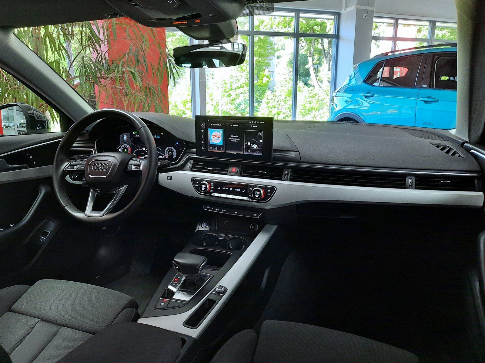 Fahrzeugabbildung Audi A4 Avant 40 TFSI S-line S-tronic *Navi*PDC*LED*