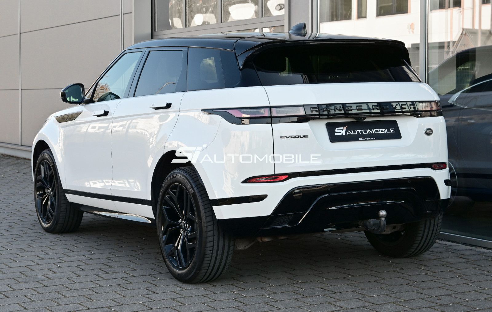 Fahrzeugabbildung Land Rover Range Rover Evoque D150 R-DYNAMIC S °AHK°PANO°ST