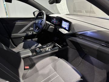 Fotografie 5 des Opel Astra Sports Tourer 1.2 Turbo Automatik GS