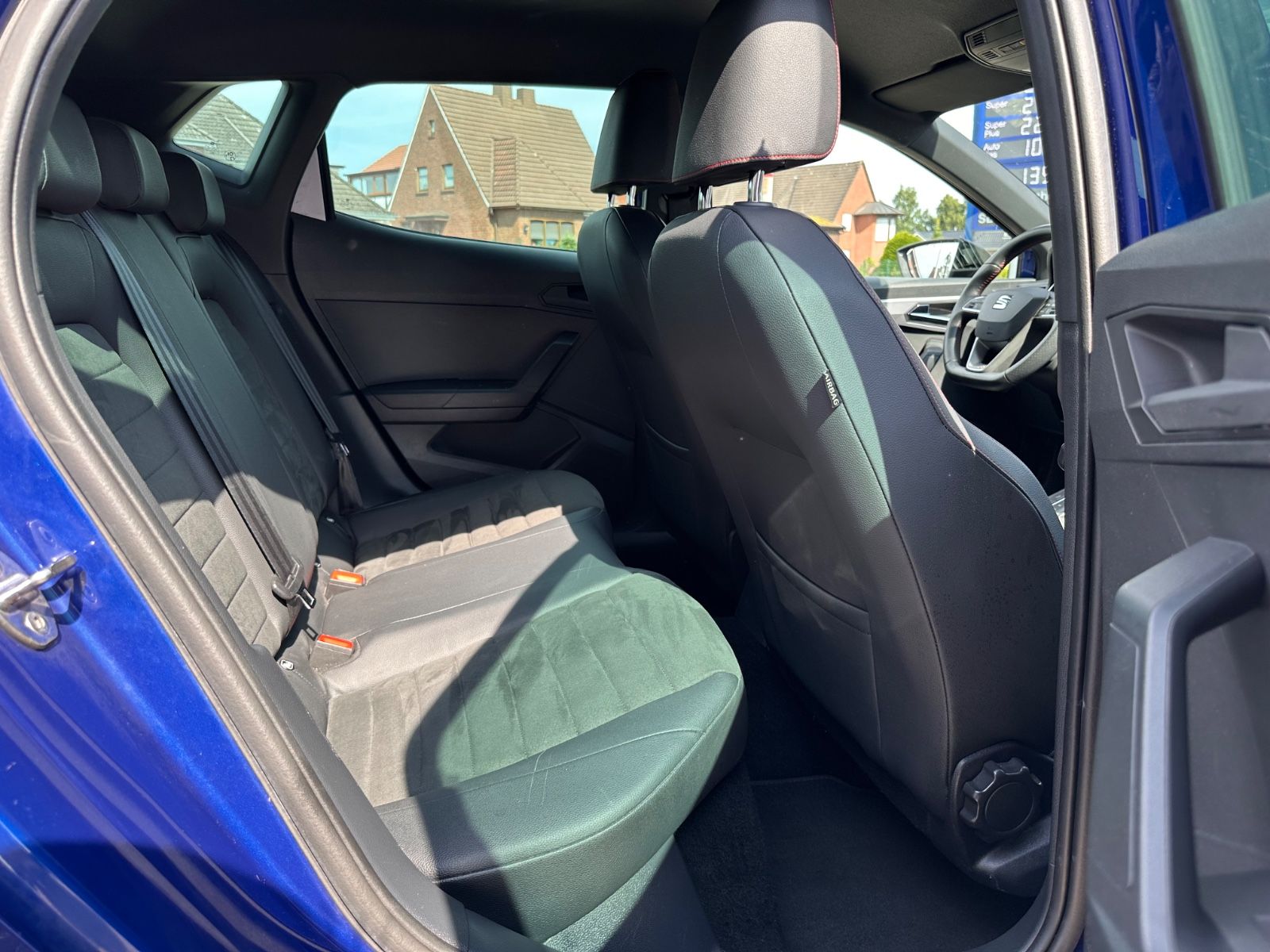 Fahrzeugabbildung SEAT Ibiza Black Edition 1.0 TSI DSG ACC/Navi/RFK/APP