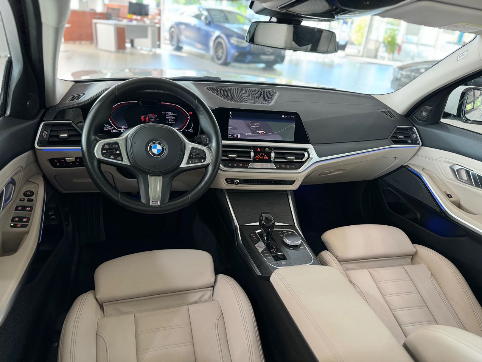 Fahrzeugabbildung BMW 320d Luxury Line 360° Panorama ACC Komfort Sport