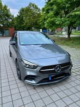 Mercedes-Benz B 250 DCT - - graue Mercedes-Benz B 250