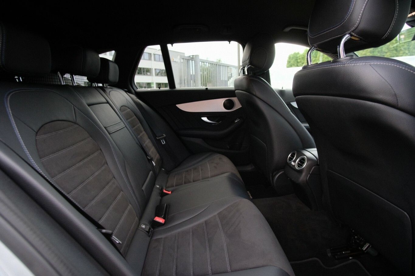 C 300 e T 2xAMG Night Edition Distronic LED AHK