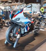 BMW M1000RR - BMW 1000 R