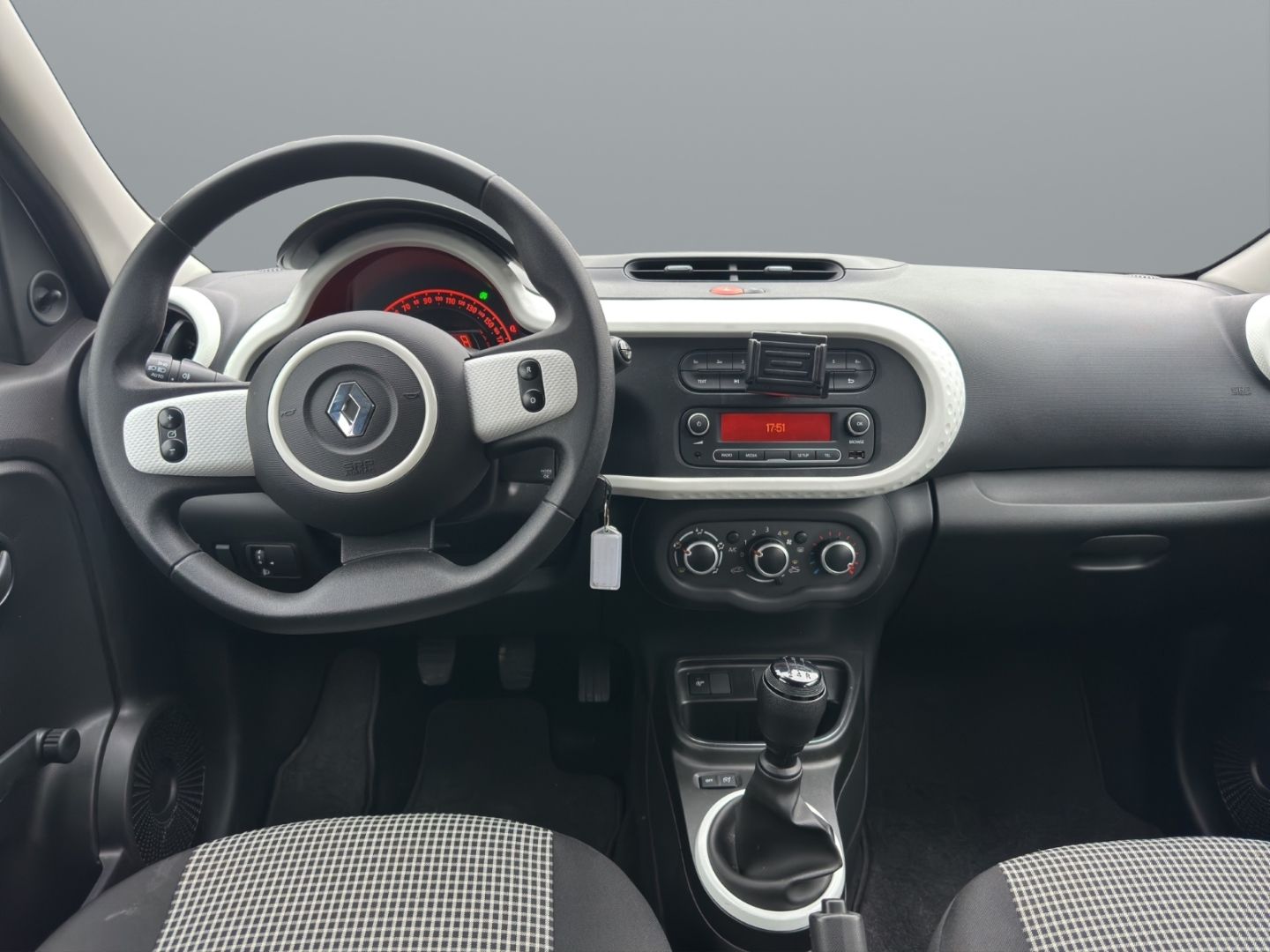 Fahrzeugabbildung Renault Twingo Life 1.0 SCe 65 EU6d-T Berganfahrass. GA