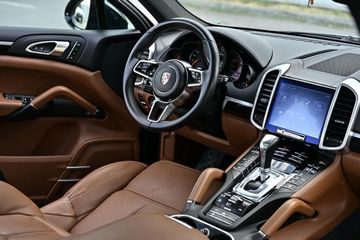 Porsche Cayenne - 7
