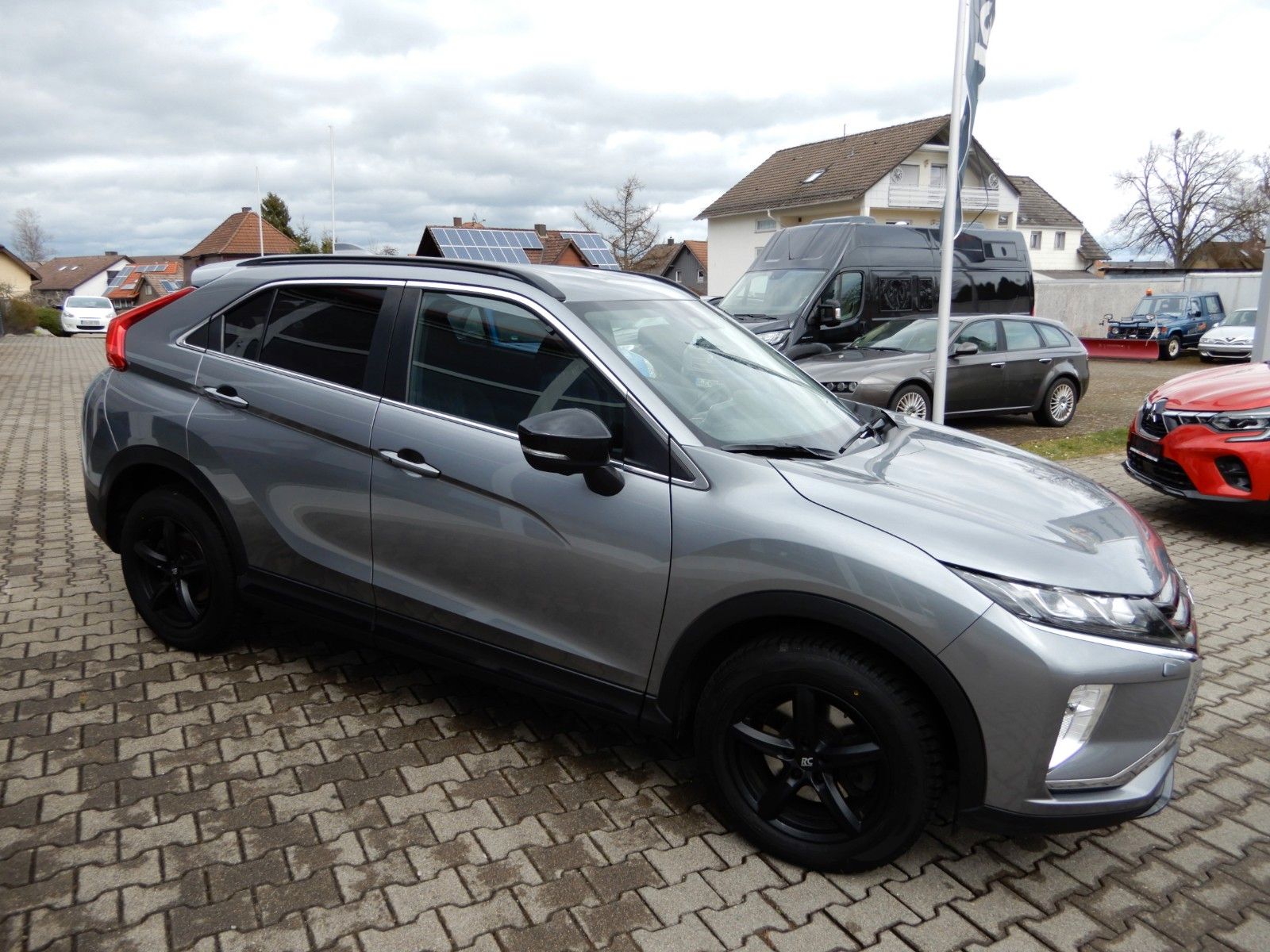 Fahrzeugabbildung Mitsubishi Eclipse Cross 2.2 CVT 4x4 Active+ 259€/M. 0€ Anz